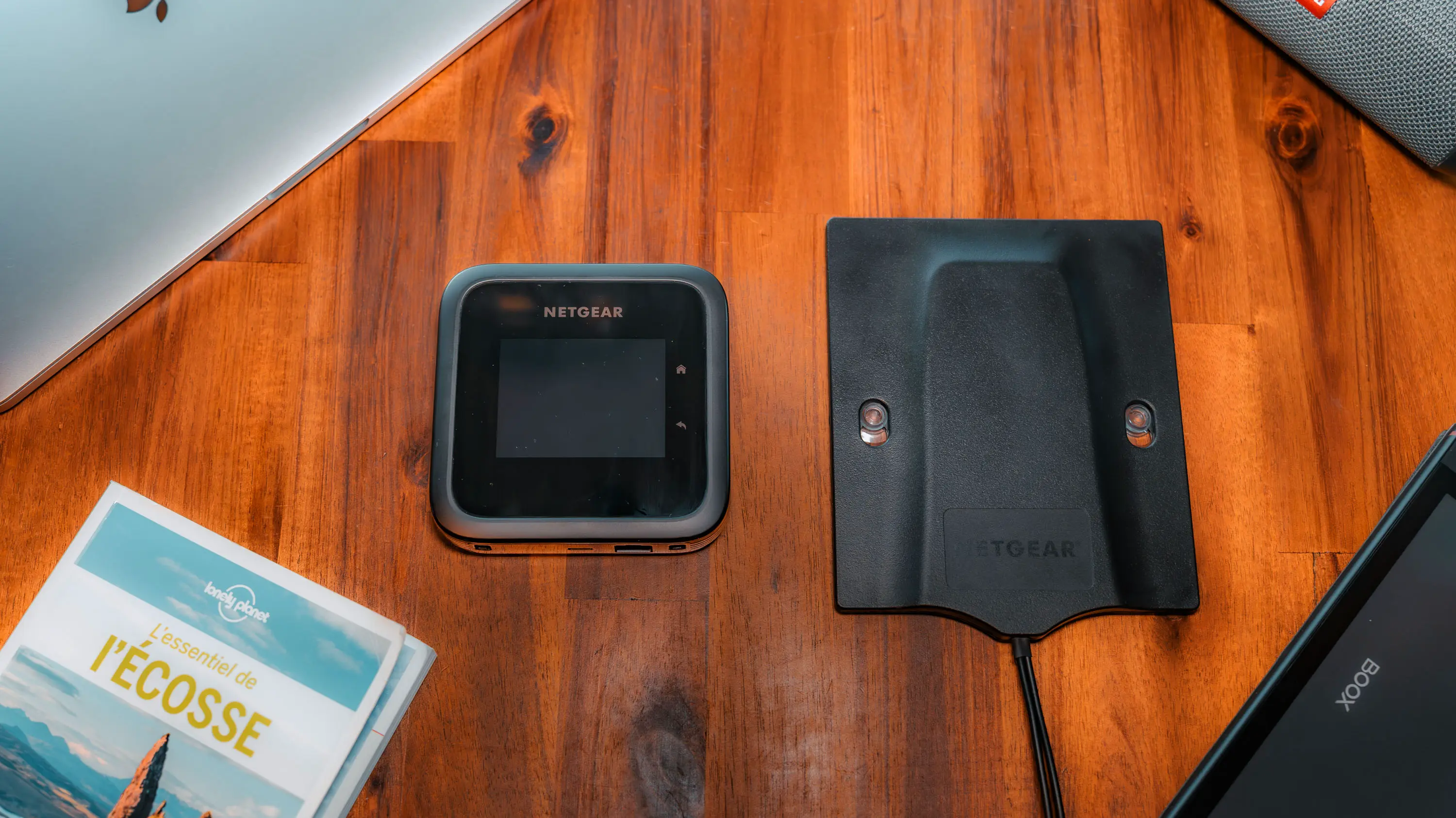 Modem Netgear avec son antenne Mimo